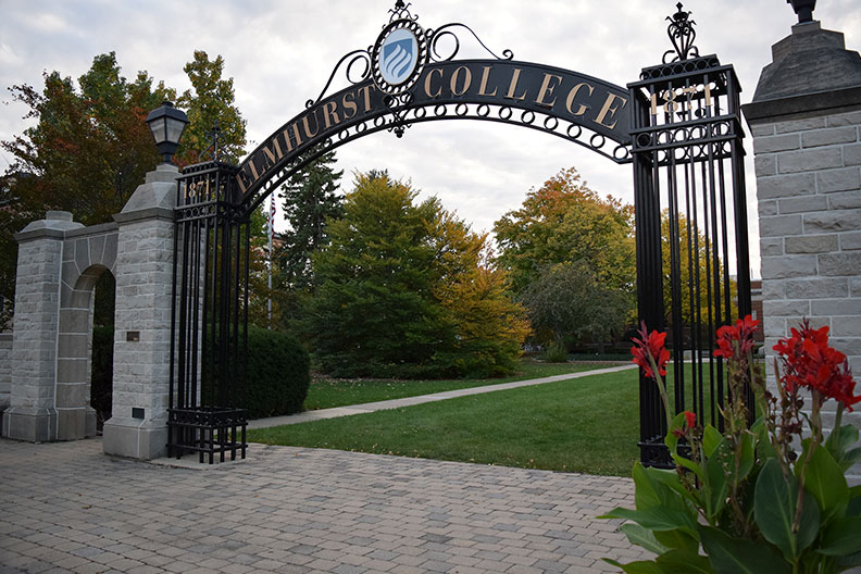 Elmhurst Ranks No. 3 in Study of Illinois Colleges With Best ROI for