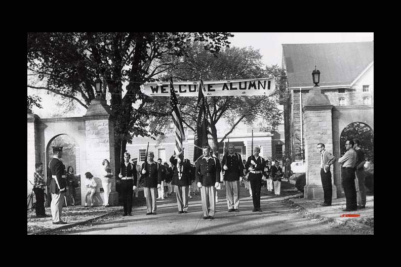 Historical photo of Elmhurst University Homecoming festivities.