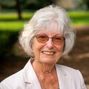 Jacque Hulslander, member of the Elmhurst University Alumni Association Board of Directors.